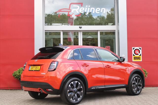 Fiat 600 1.2 110PK Hybrid LA PRIMA | NAVIGATIE | LEDEREN BEKLEDING | ELEKTRISCH BEDIENBARE BESTUURDERSSTOEL MET MASSAGE FUNCTIE | VOORSTOELEN VERWARMD | KEYLESS ENTRY | ADAPTIVE CRUISE CONTROL | SCHAKELFLIPPERS | APPLE CARPLAY | ACHTERUITRIJ CAMERA | DODEHOEKDETEC