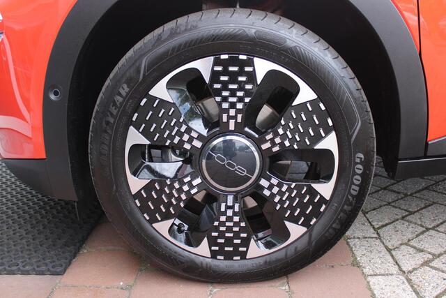 Fiat 600 1.2 110PK Hybrid LA PRIMA | NAVIGATIE | LEDEREN BEKLEDING | ELEKTRISCH BEDIENBARE BESTUURDERSSTOEL MET MASSAGE FUNCTIE | VOORSTOELEN VERWARMD | KEYLESS ENTRY | ADAPTIVE CRUISE CONTROL | SCHAKELFLIPPERS | APPLE CARPLAY | ACHTERUITRIJ CAMERA | DODEHOEKDETEC