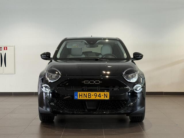 Fiat 600 600e La Prima 54 kWh | LEDER | NAVI | MASSAGE | VERW. VOORSTOELEN | CLIMA | CAMERA