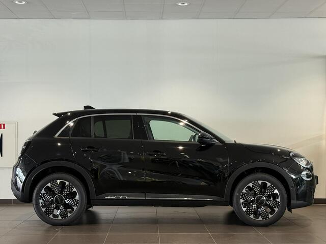 Fiat 600 600e La Prima 54 kWh | LEDER | NAVI | MASSAGE | VERW. VOORSTOELEN | CLIMA | CAMERA