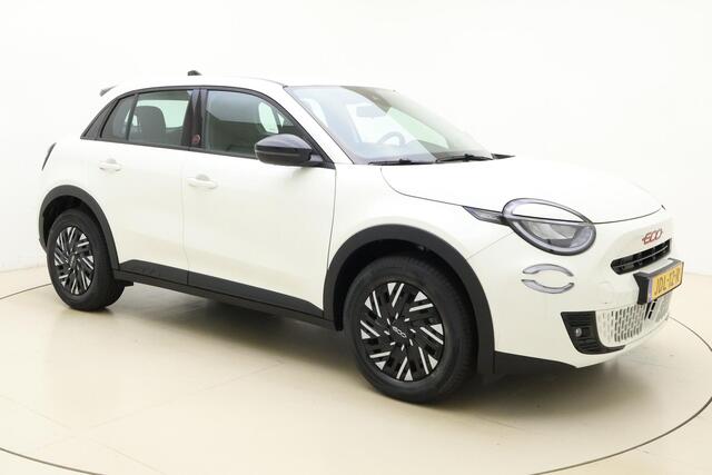 Fiat 600 600e RED 54 kWh | Navigatie via Carplay | 3-fase lader | Parkeersensoren achter | Keyless start | Cruise control