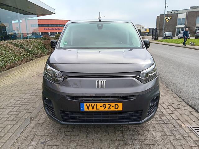 Fiat DOBLO 1.5D 100pk L1 1000kg, Airco, PDC, Camera, Trekhaak incl. 12 mnd BOVAG-garantie 3-zitplaatsen