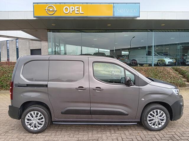 Fiat DOBLO 1.5D 100pk L1 1000kg, Airco, PDC, Camera, Trekhaak incl. 12 mnd BOVAG-garantie 3-zitplaatsen