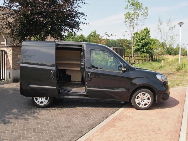 Fiat DOBLO Cargo 1.3 MJ L1H1 SX | Bijrijdersbank | Airco | Navigatie | Trekhaak | Parkeersensoren |