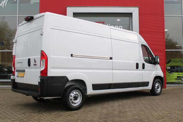 Fiat DUCATO 33 2.2 MultiJet 140PK L3H2 | ACHTERUITRIJ CAMERA | APPLE CARPLAY/ANDROID AUTO | 3-ZITS | CRUISE CONTROL | CLIMATE CONTROL | DAB+ RADIO | NIEUWE BUS! | DODEHOEK DETECTIE |