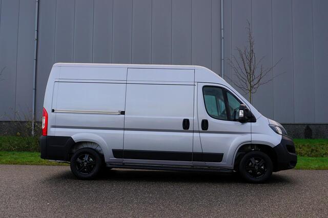 Fiat DUCATO 35 2.2 MultiJet L2H2 140pk |Digitaal dashboard |Groot scherm |Camera |Carplay |Android auto |Parkeersensoren |Bluetooth media en telefonie |Climate control |Cruise control