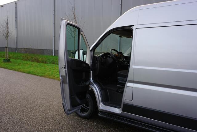 Fiat DUCATO 35 2.2 MultiJet L2H2 140pk |Digitaal dashboard |Groot scherm |Camera |Carplay |Android auto |Parkeersensoren |Bluetooth media en telefonie |Climate control |Cruise control