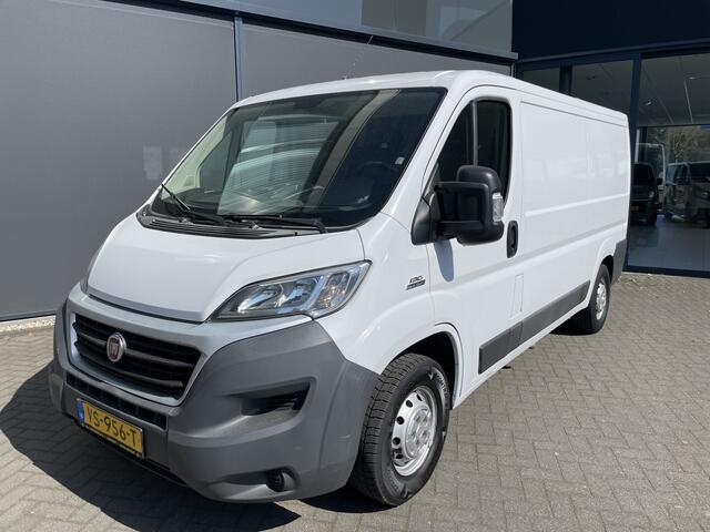 Fiat DUCATO 33 2.3 MultiJet L2H1 Airco - Trekhaak - Luchtvering - Bluetooth - Park. sensoren Achter - Lendesteun verstelb. - B.stoel IHV - Hill hold - 2 zitpl. RV - Zijschuifd. Rechts - Laadvloer - Tussenschot V - zijwand b