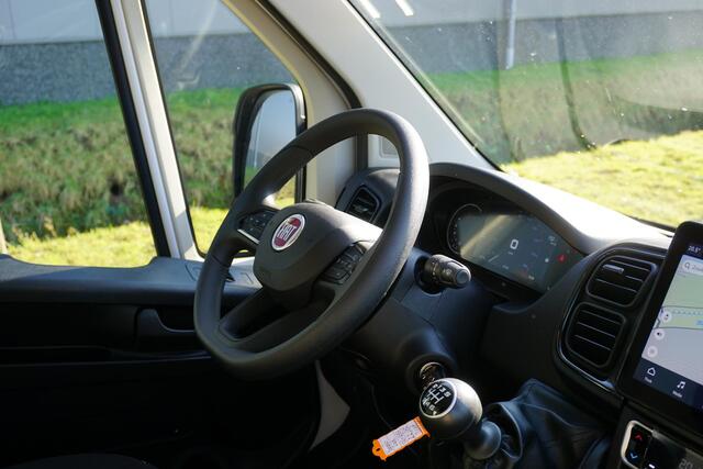 Fiat DUCATO 35 2.2 MultiJet L2H2 140pk |Digitaal dashboard |Groot scherm |Camera |Carplay |Android auto |Parkeersensoren |Bluetooth media en telefonie |Climate control |Cruise control