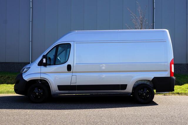 Fiat DUCATO 35 2.2 MultiJet L2H2 Grijs Metallic |Digitaal Dashboard |Groot scherm |Carplay en Android auto |Camera |Cruise |Navi |Climate |Nieuwstaat |140 pk |BPM vrij