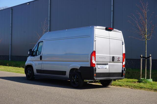 Fiat DUCATO 35 2.2 MultiJet L2H2 Grijs Metallic |Digitaal Dashboard |Groot scherm |Carplay en Android auto |Camera |Cruise |Navi |Climate |Nieuwstaat |140 pk |BPM vrij