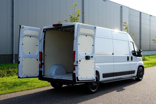 Fiat DUCATO 2.2 MultiJet 140 S&S L3H2 3.5t Heavy Automaat |140 pk |Betimmering |Nieuw |Camera |Cruise |Airco |Verzwaard |Bluetooth media en telefonie |DAB radio |Parkeersensoren |3500 KG verzwaard
