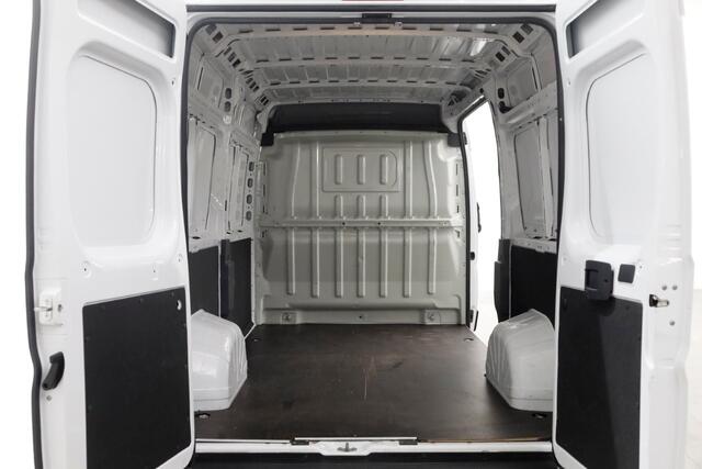 Fiat DUCATO 30 2.2 MultiJet 140pk L2H2 Airco/PDC 01-2023