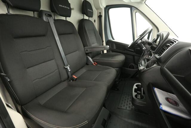 Fiat DUCATO 35H HD 2.2 MultiJet 180PK L4H2 3000kg Trekgew. | Airco | Carplay | 3 Persoons | Camera | Trekhaak | 3 Persoons | Cruise