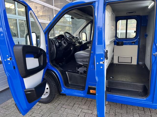 Fiat DUCATO 35H 2.3 MultiJet L3 Airco Trekhaak 3000kg trekgewicht Stuurwielbediening Telefoonverbinding open laadbak Pick-up 3-Persoons p-up Bakwagen Euro 6 Bpm vrij voor particulier gebruik! 1e eigenaar