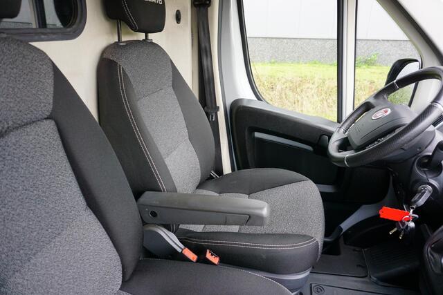 Fiat DUCATO 35H 2.3 MultiJet L4H2 180 pk |Automaat |Grijs |Topstaat |Camera |Cruise |Navi |Trekhaak |Maxi |EURO6 |1e eigenaar |Mooie camperbasis |Parkeersensoren