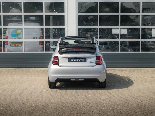 Fiat E-500 Cabrio La Prima 42 kWh | 17% Bijtelling | Clima | Cruise | Leder | 17" | Priv Glass | Winter Pack | JBL Sound | BSM | Apple Carplay