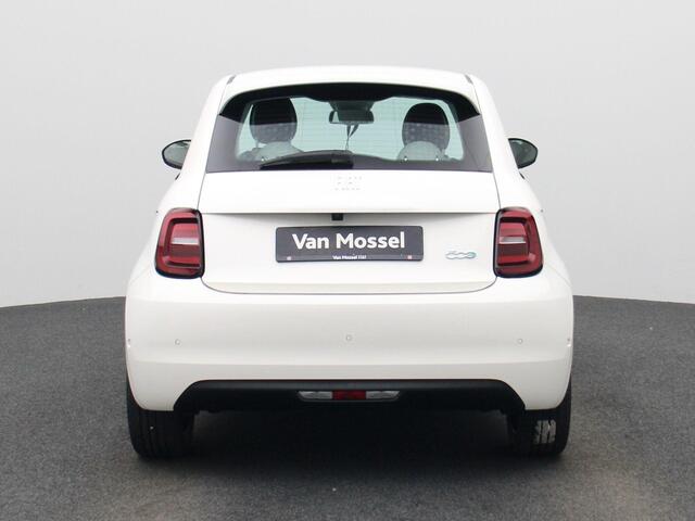 Fiat E-500 500e 42 kWh La Prima | Navigatie | Camera | Stoelverwarming | Leder