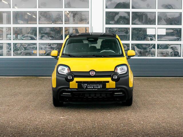 Fiat PANDA Hybrid Pandina | Uit voorraad leverbaar | Airco | Cruise | Priv Glass | Dakrails | 15" | PDC | Apple Carply | Bicolore