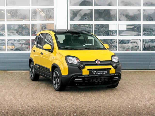 Fiat PANDA Hybrid Pandina | Uit voorraad leverbaar | Airco | Cruise | Priv Glass | Dakrails | 15" | PDC | Apple Carply | Bicolore