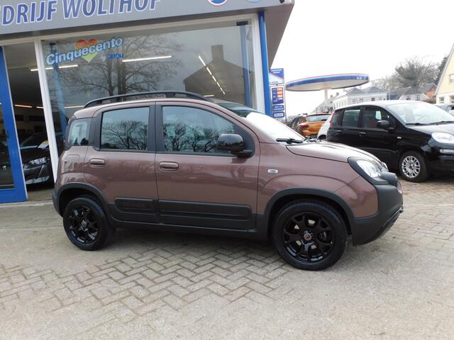 Fiat PANDA 1.2 cross Trussardi zeldzaam !