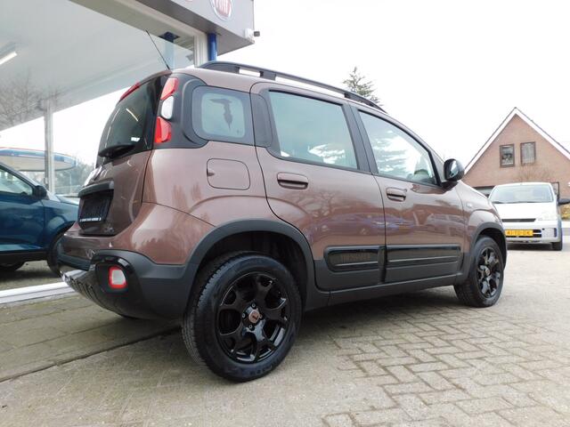 Fiat PANDA 1.2 cross Trussardi zeldzaam !