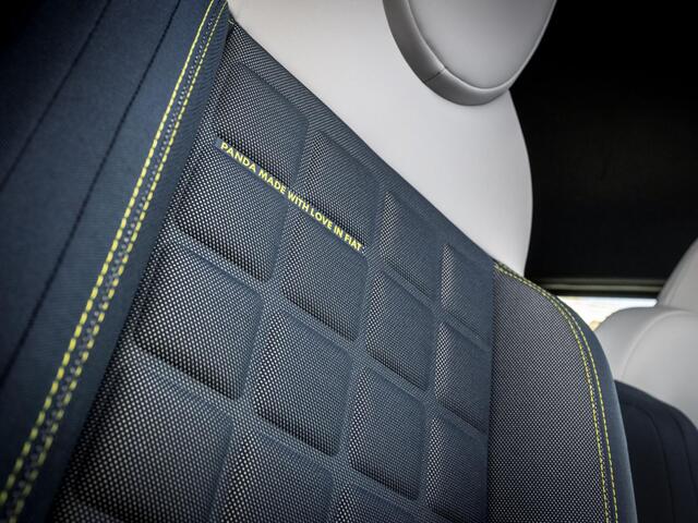 Fiat PANDA Grande La Prima 44 kWh | Clima | Cruise | Camera | Apple Carplay | 17" | Navi | Winter Pack