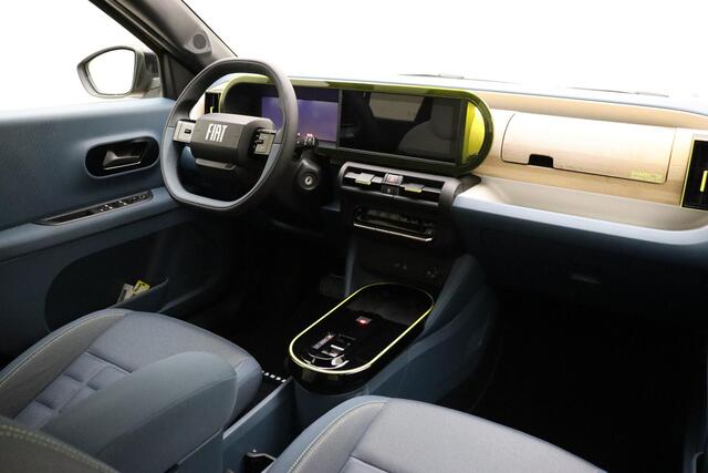 Fiat PANDA Grande La Prima 11 kW 44 kWh | Nvigatie | Climate control | Camera | Stoel & Stuurverwarming | NIEUW MODEL | DEMO | Dakrails | Hoge instap