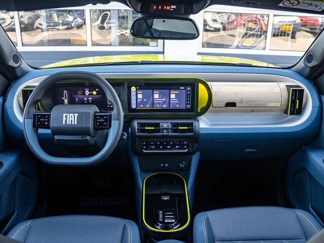 Fiat PANDA Grande La Prima 11 kW 44 kWh | Uit voorraad leverbaar | Clima | Cruise | Camera | Apple Carplay | 17" | Navi | Winter Pack