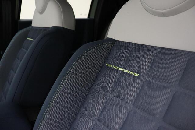 Fiat PANDA Grande 1.2 Hybrid La Prima Automaat | NIEUW MODEL | Navigatie | Climate control | Camera | Extra getint glas | Dakrails | Hoge instap