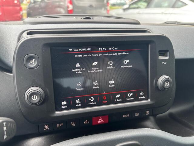 Fiat PANDA 1.0 Hybrid Cross | Rijklaar geleverd incl 12 maanden BOVAG garantie! |