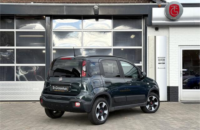 Fiat PANDA Cross 1.0 Hybrid | 5 zits | Groen |