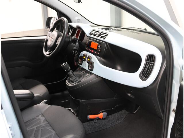 Fiat PANDA 1.0 Hybrid Launch Edition | Armsteun | DAB Radio | Parkeersensoren | Lederen Stuurwiel | Climate Control | Isofix | Goed Onderhouden! |