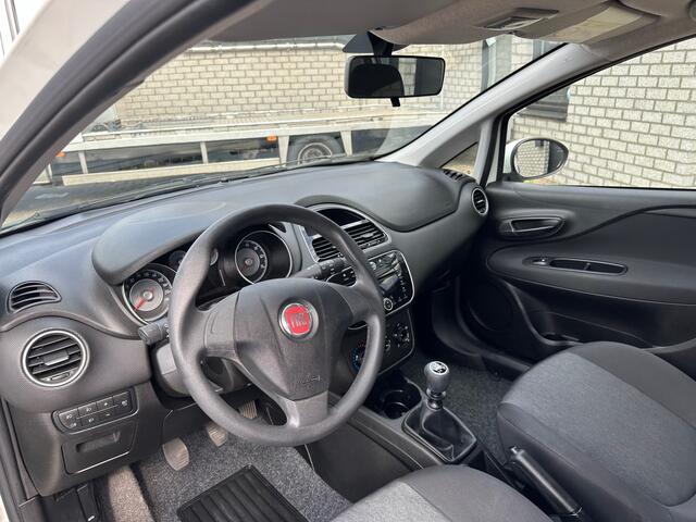 Fiat PUNTO Evo 1.2 Street *AIRCO*5Drs*4-Cylinder!!!*RIJKLAAR INCL 6mnd GARANTIE*
