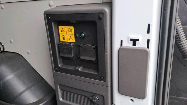 Ford E-Transit 350 L2H2 Trend 68 kWh 184pk | Pro Power on board | Navigatie | Adaptieve Cruise | Digitale binnenspiegel | Laadruimtebescherming | Reservewiel | H7 batterij | LED laadruimteverlichting