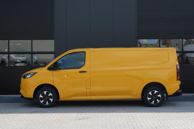Ford E-Transit Cust. 340 L2H1 Trend 65 kWh 136pk - Trekhaak - Camera - LED - Carplay - Grootlicht Assist - Rijklaar