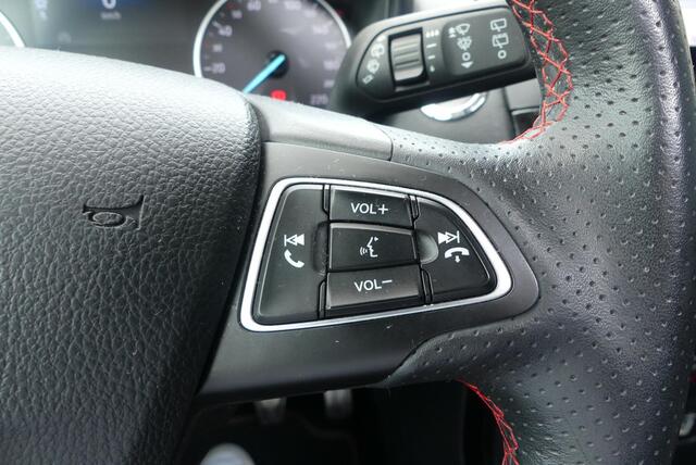 Ford ECOSPORT 1.5 TDCi AWD ST-Line X AFNEEMBARE TREKHAAK 1.100KG, CRUISE, CLIMA, NAVI, B&O, SCHUIFDAK, WINTER PACK, CAMERA, 92.409KM