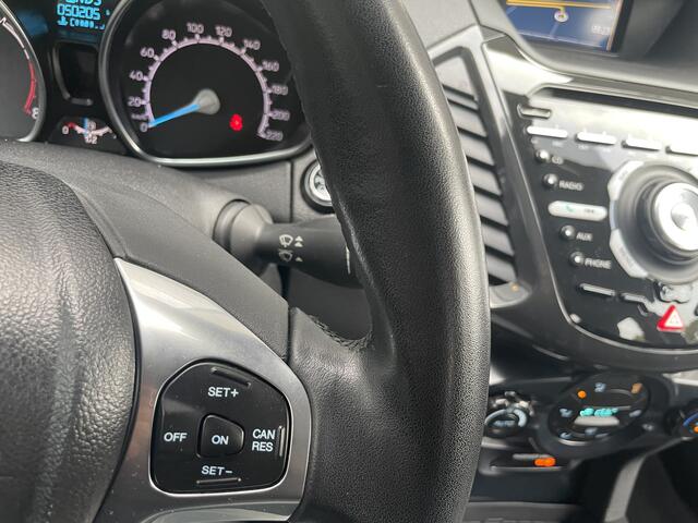 Ford ECOSPORT 1.5 Ti-VCT Titanium Achteruitrijcamera - Airco - Parkeersensoren achter - Keyless entry - Navigatie full map - dakrails - Mistlampen voor - Licht metalen velgen 16 inch - stuur leder