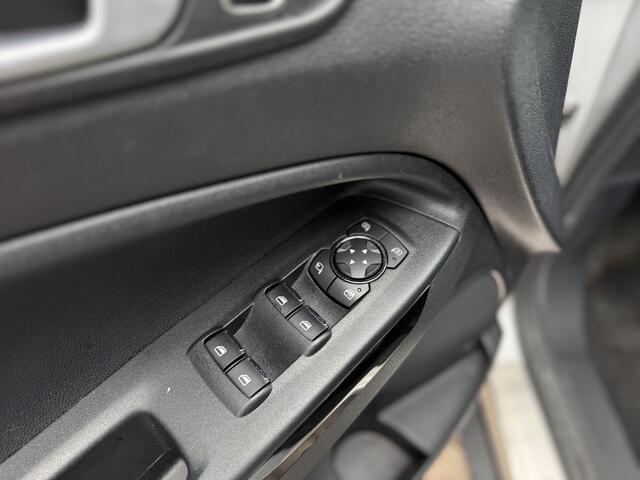 Ford ECOSPORT 1.0 EcoBoost Titanium | PDC | Navi | Apple Carplay/Android Auto | LM Velgen | Clima | Cruise | RIJKLAARPRIJS INCL 12 MAANDEN GARANTIE EN BEURT