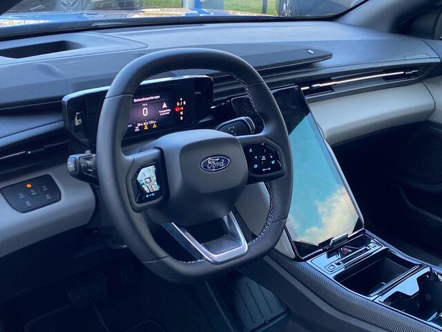 Ford EXPLORER Premium Extended Range RWD 77 kWh | Glazen dak | 21 Inch | Head-up display | 360 graden camera | Matrix verlichting | B&O Sound |