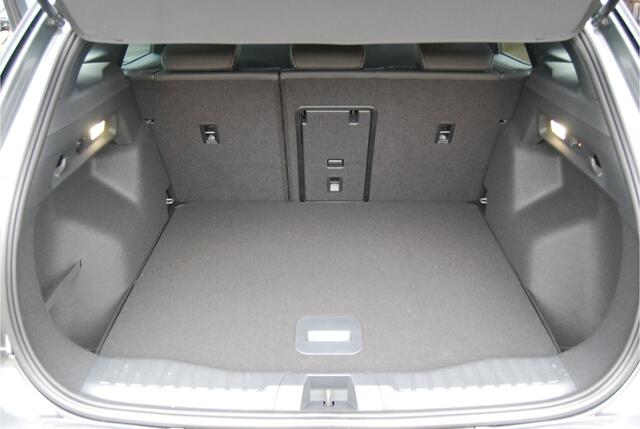 Ford EXPLORER Limited Edition Extended Range RWD 79 kWh | AGR STOELEN | TREKHAAK | WARMTEPOMP