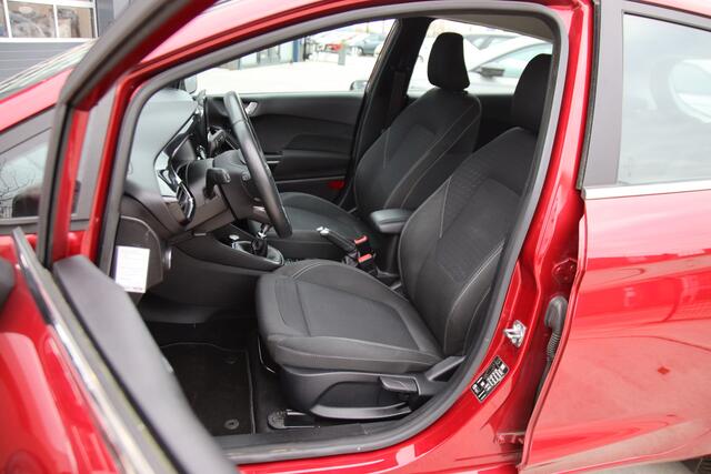 Ford FIESTA 1.0 EcoBoost Titanium BLIS, Carplay, Clima, Camera, PDC, 1e eig, NL auto WINTERSALE!