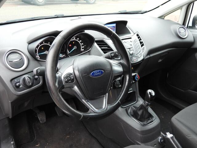 Ford FIESTA 1.0 Style Essential NAVI/AIRCO/BLUETOOTH!