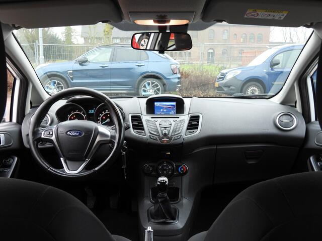 Ford FIESTA 1.0 Style Essential NAVI/AIRCO/BLUETOOTH!