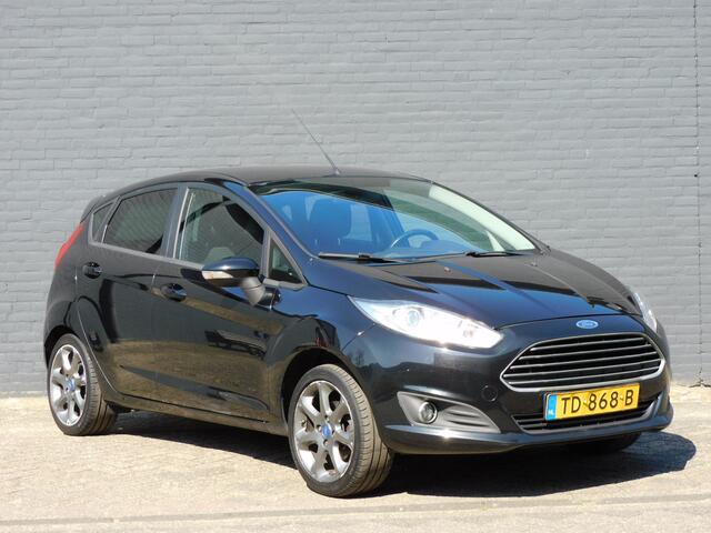 Ford FIESTA 1.5 TDCi CLIMA! CRUISE! LM VELGEN! TREKHAAK AFNEEMBAAR!