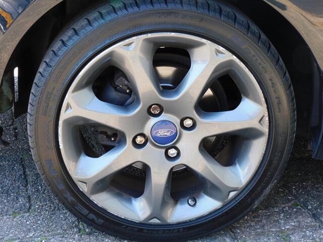 Ford FIESTA 1.5 TDCi CLIMA! CRUISE! LM VELGEN! TREKHAAK AFNEEMBAAR!