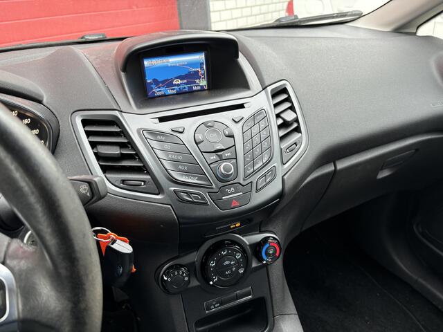 Ford FIESTA 1.0 Style TREKHAAK / NAVI / AIRCO / BLUETOOTH / CRUISE / NL-AUTO