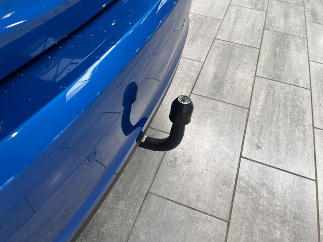 Ford FIESTA 100PK EcoBoost Titanium AUTOMAAT I Trekhaak I parkeersensoren I LM velgen