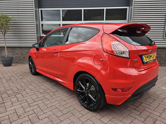 Ford FIESTA 1.0 EcoB. Black Edit
