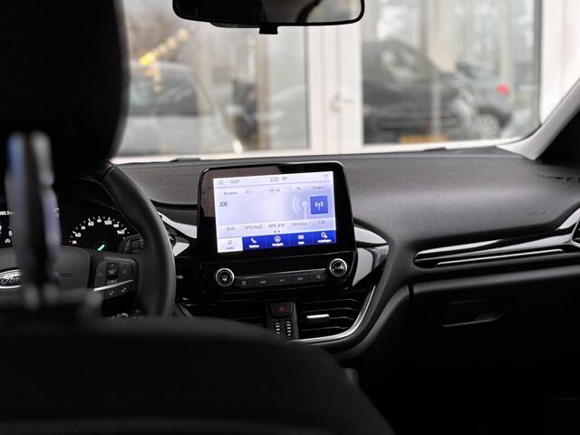 Ford FIESTA 125pk EcoBoost Hybrid Titanium Navi Adap Cruise Climat Parkeersensoren Privacy Glass 5drs